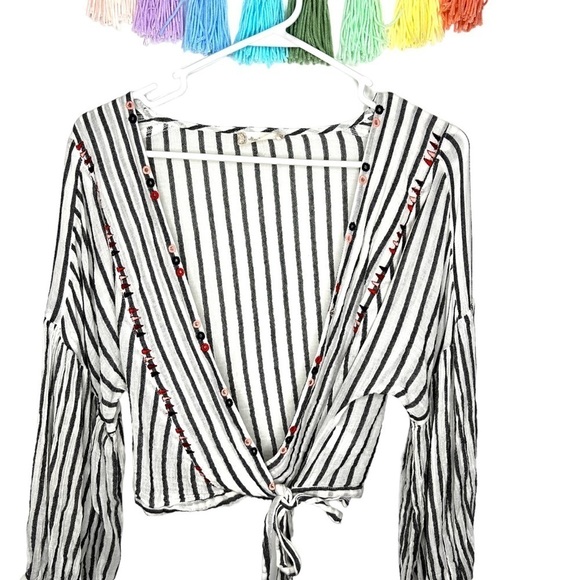 Altar’d State Cropped Stripe Wrapped Balloon Sleeve Embroidered Blouse Medium - Picture 2 of 16